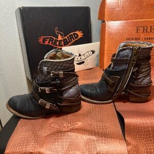 Freebird by Steven Crue like new size 7 rare Blue Croco and Brown Ankle Boots